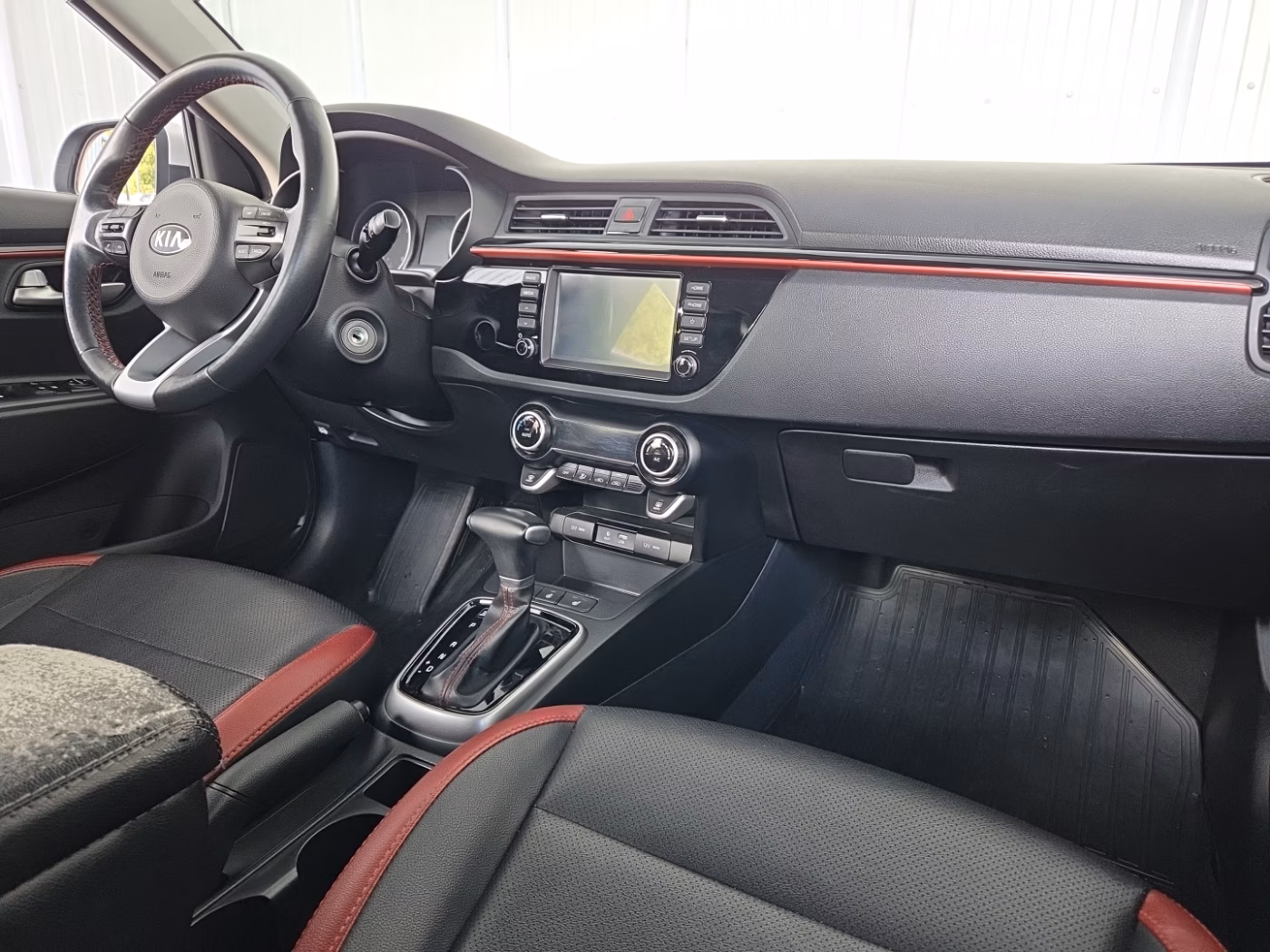 Kia Rio фото 11