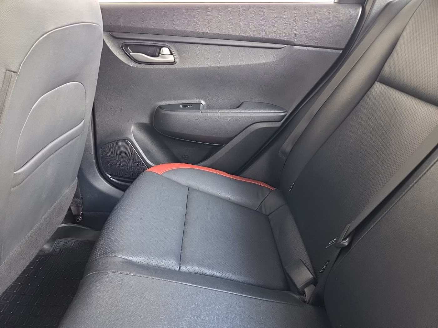 Kia Rio фото 13