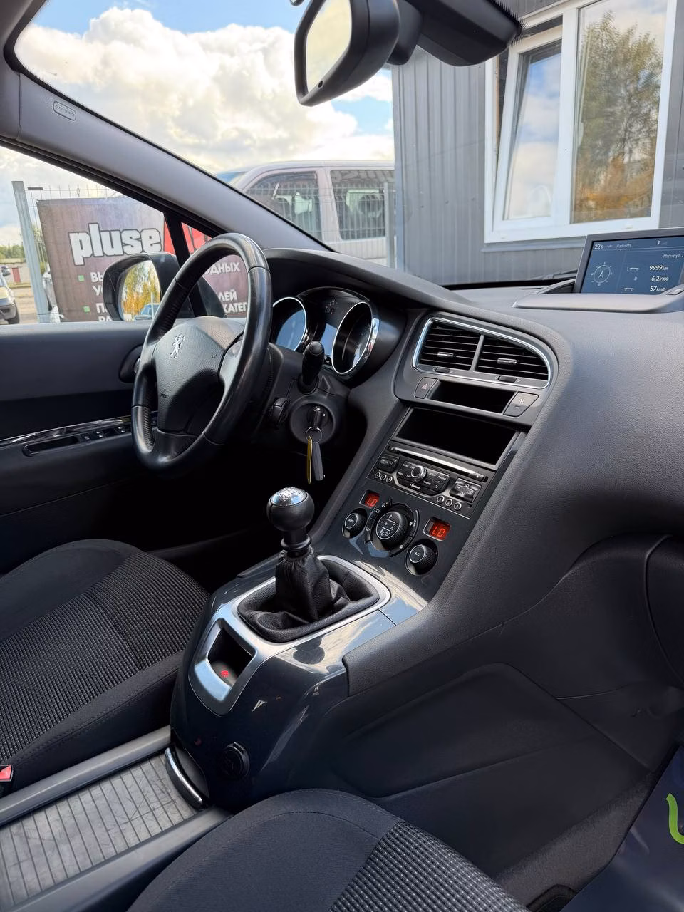 Peugeot 5008 фото 9