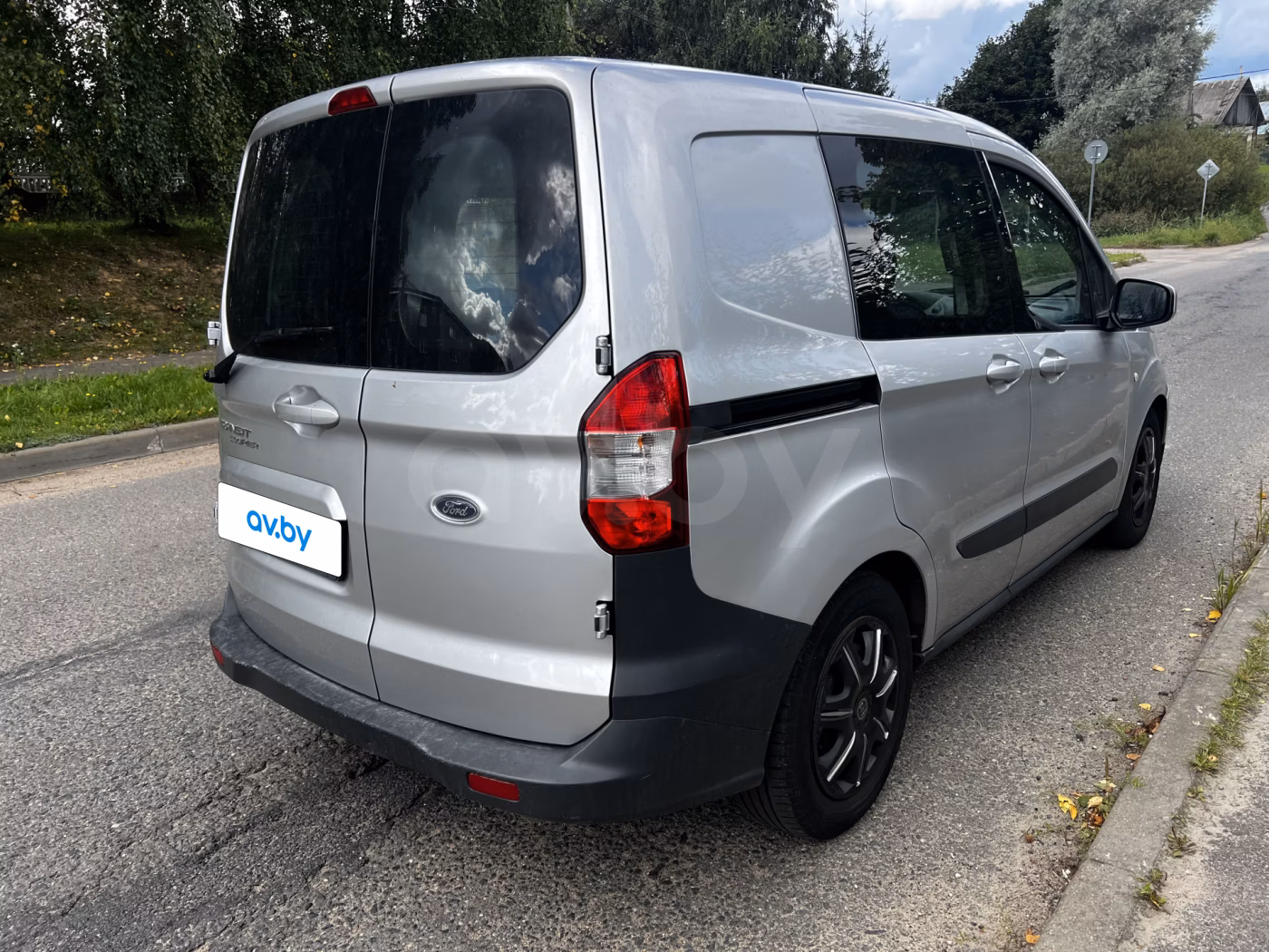 Ford Transit Courier фото 4
