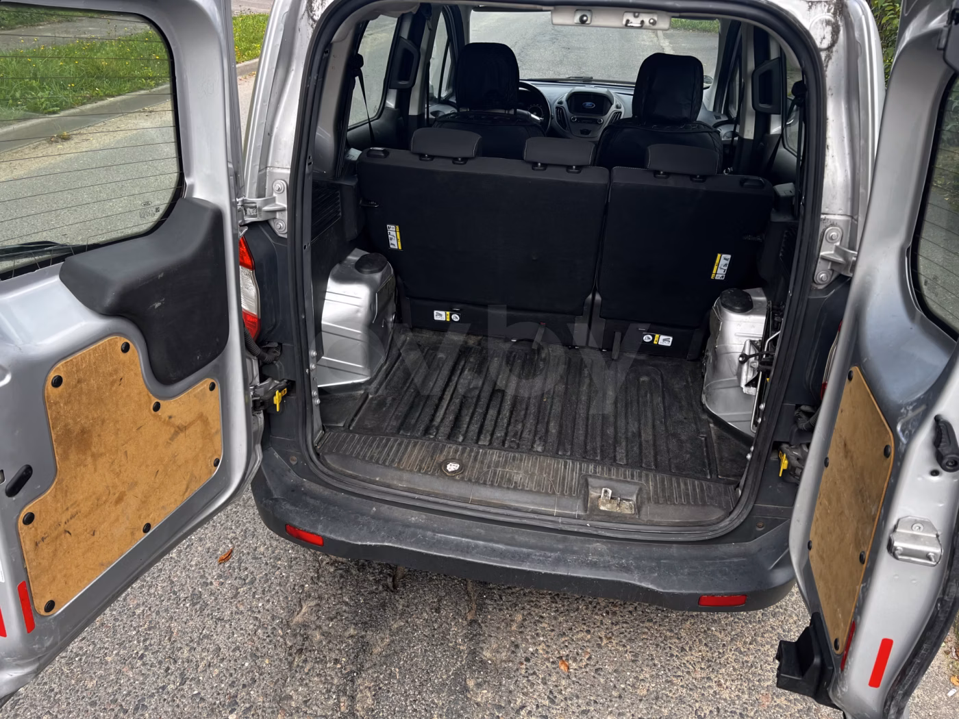 Ford Transit Courier фото 9