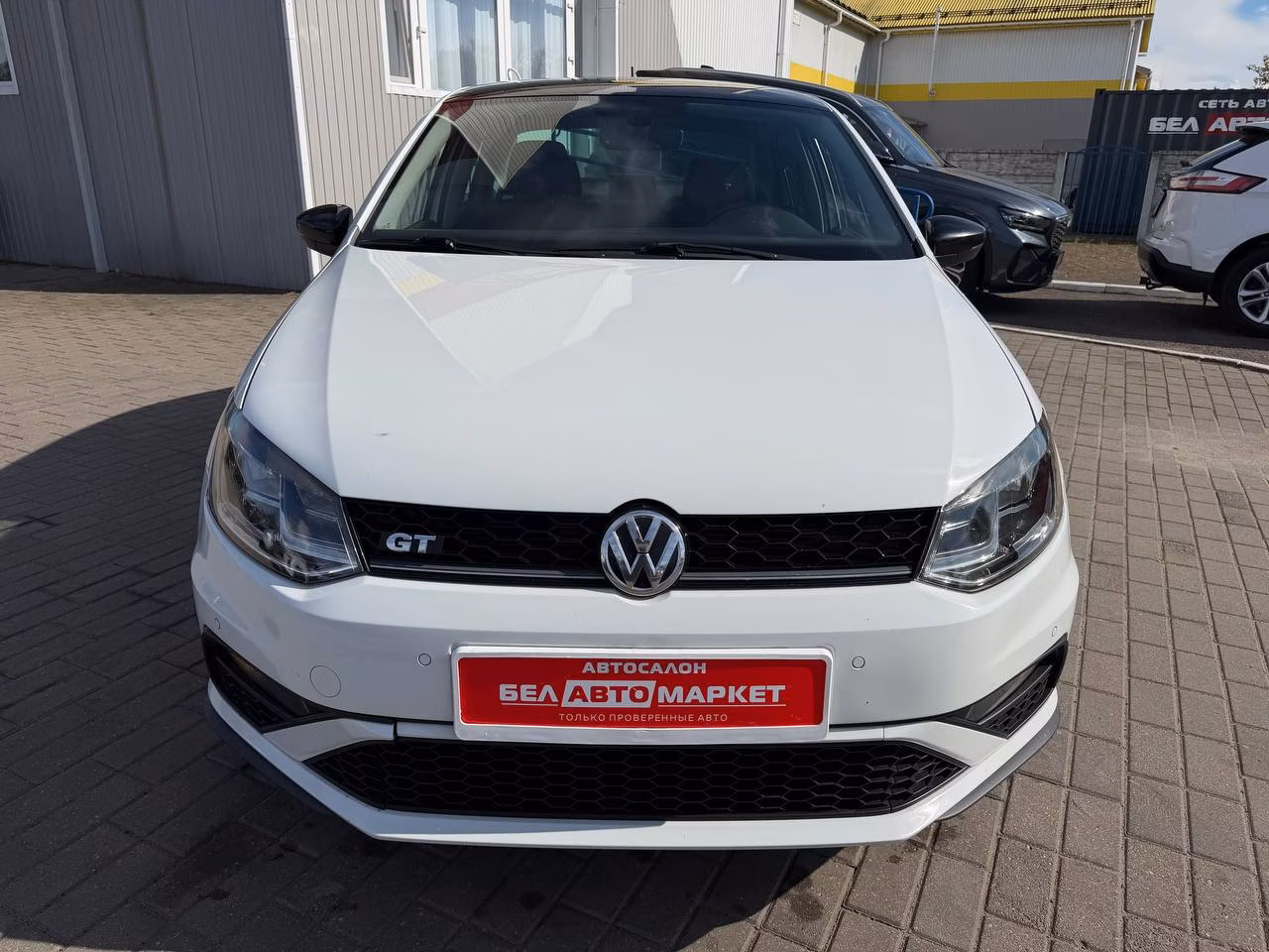 Volkswagen Polo Sedan фото 4