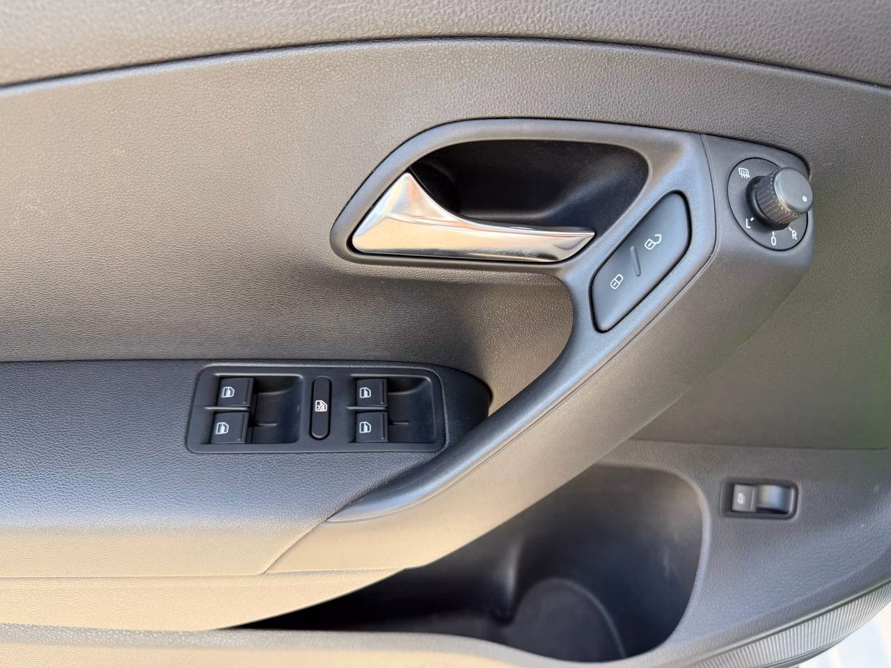 Volkswagen Polo Sedan фото 15