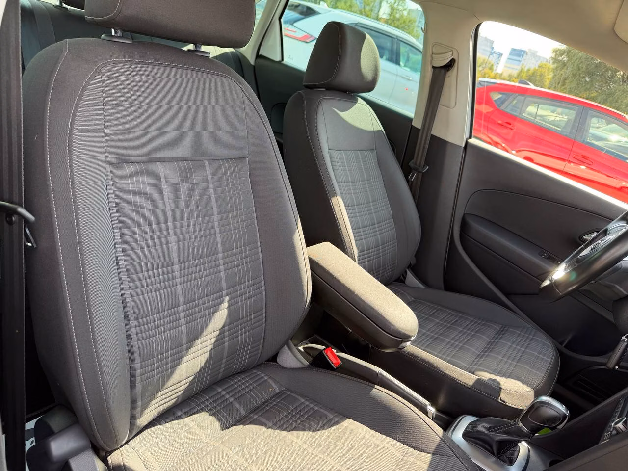 Volkswagen Polo Sedan фото 19