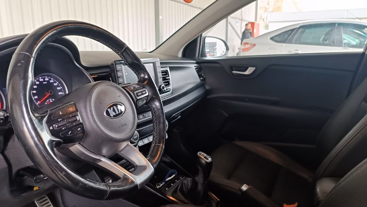 Kia Rio фото 12