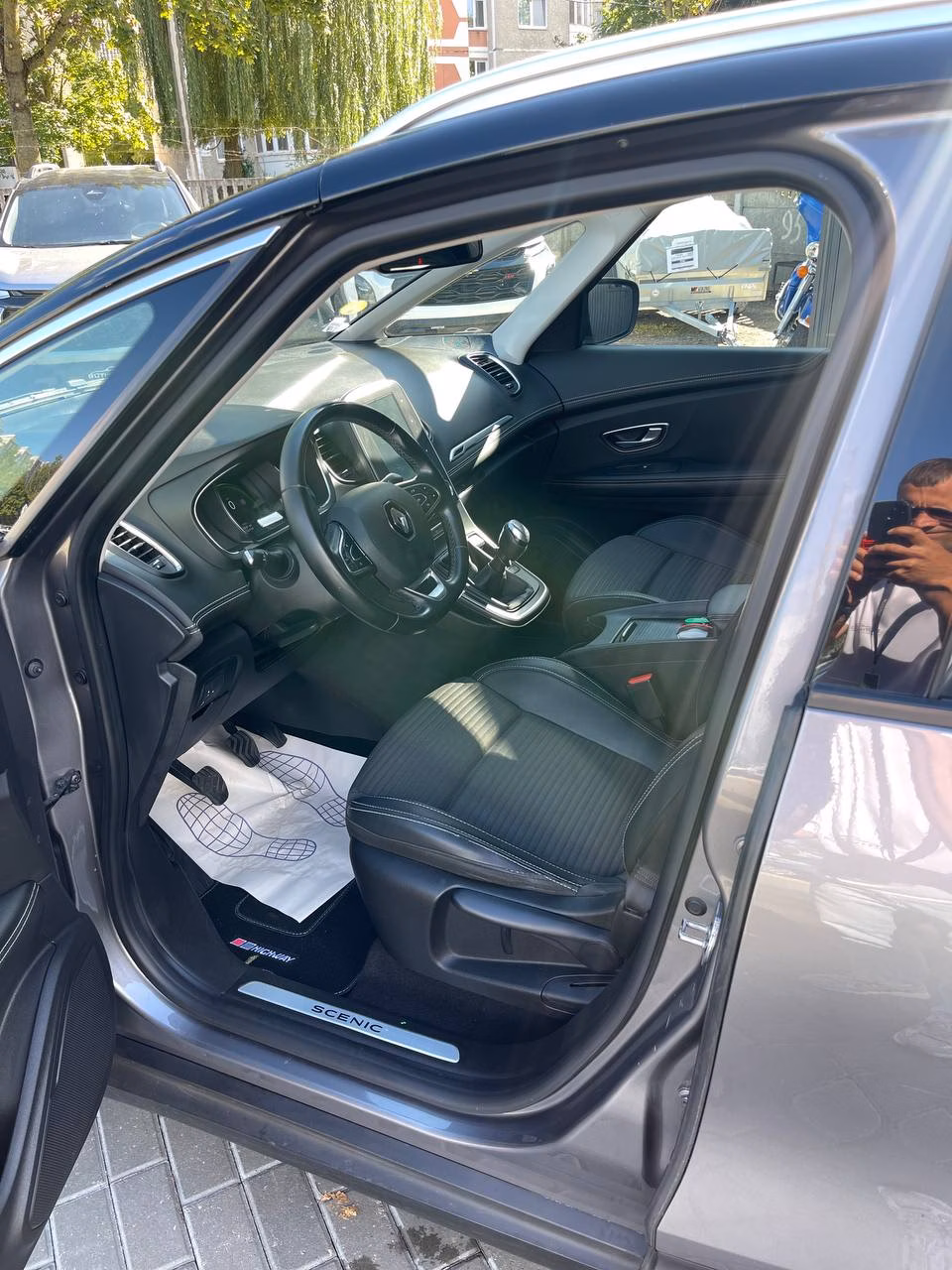Renault Grand Scenic фото 8