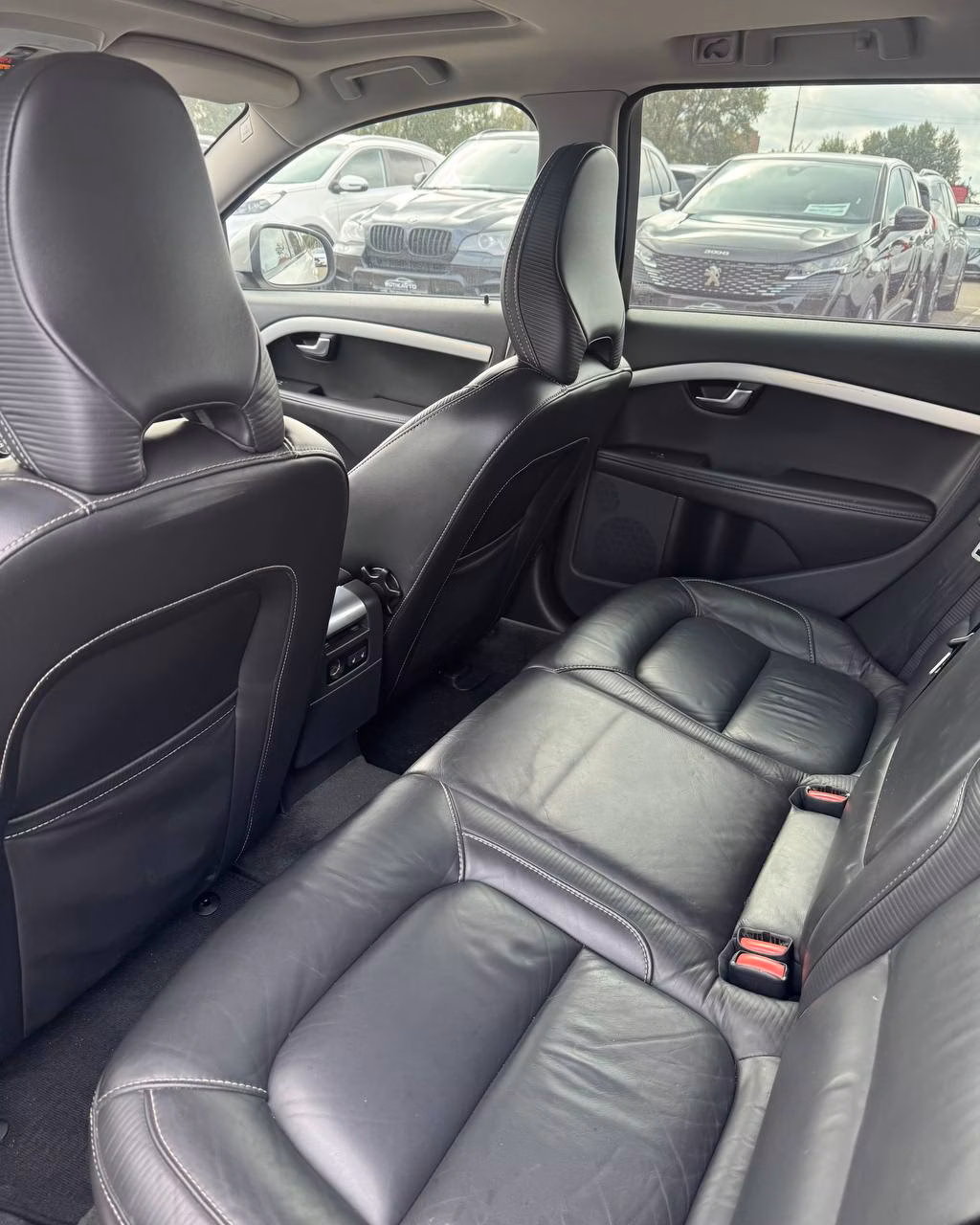 Volvo V70 фото 11