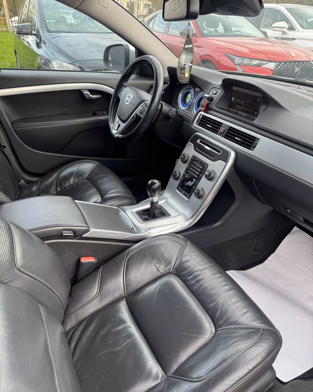 Volvo V70 фото 13