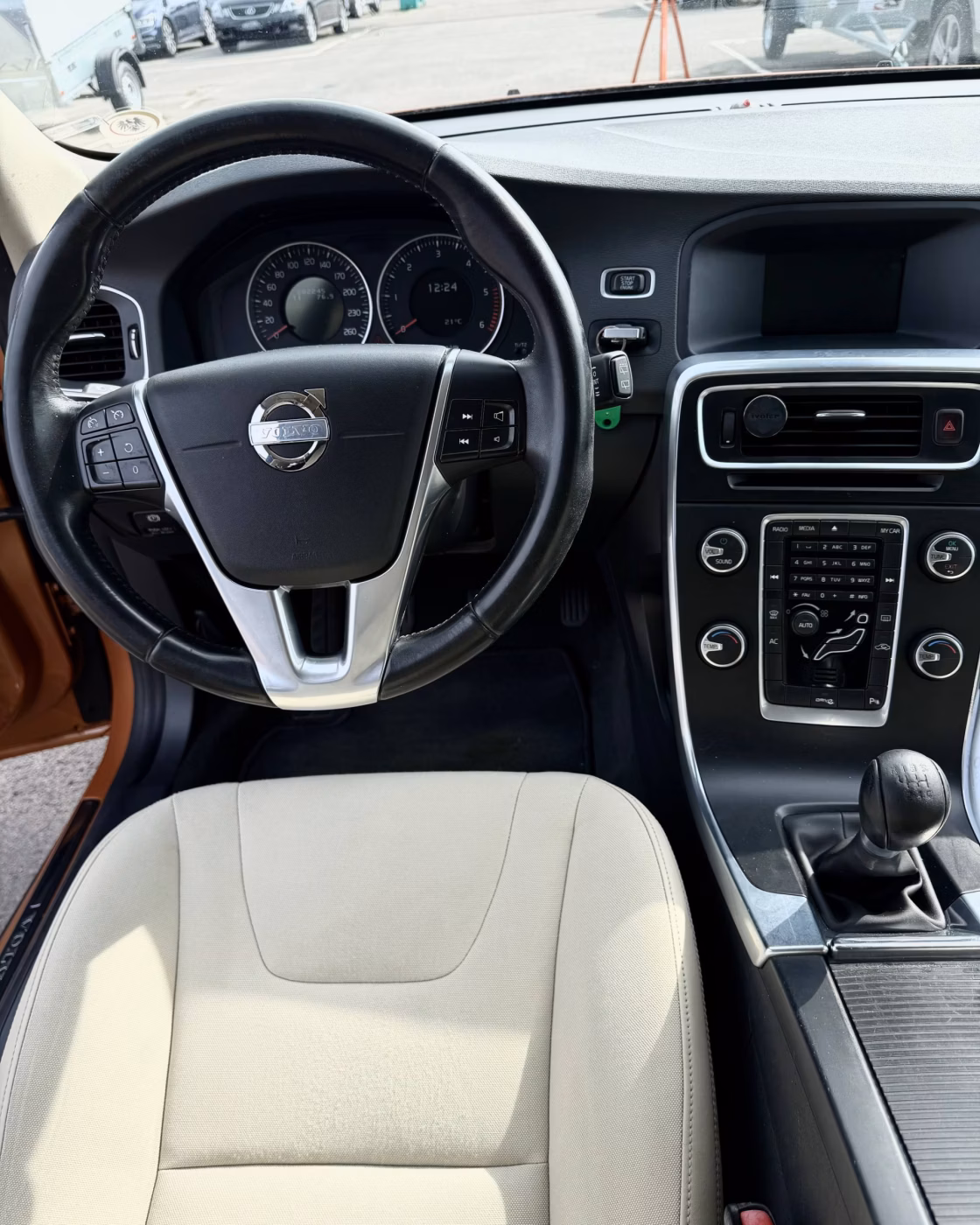 Volvo V60 фото 8