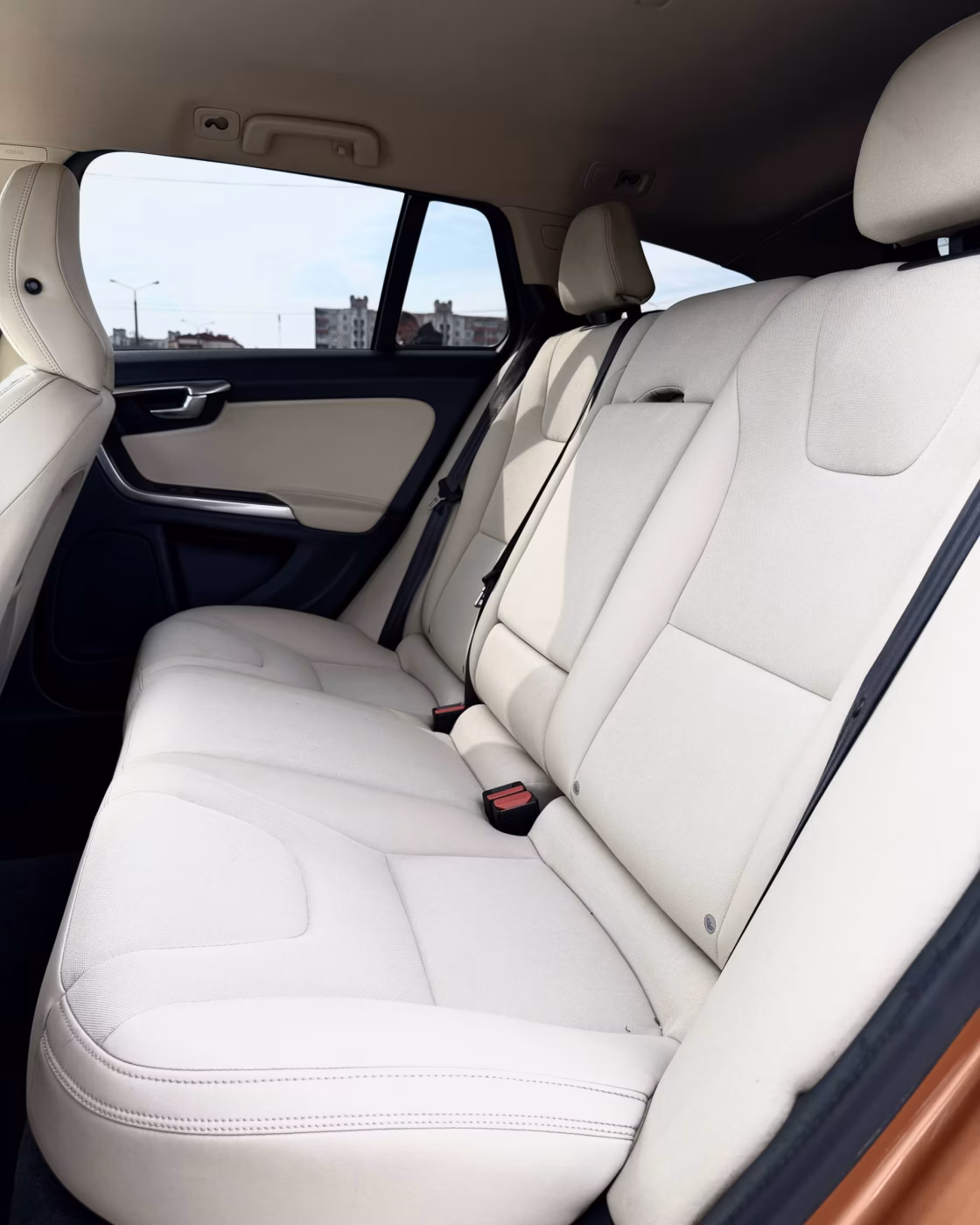Volvo V60 фото 9