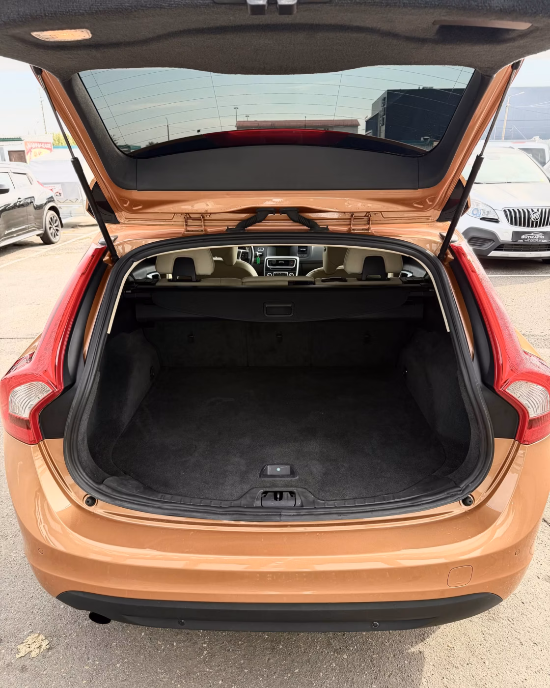 Volvo V60 фото 10
