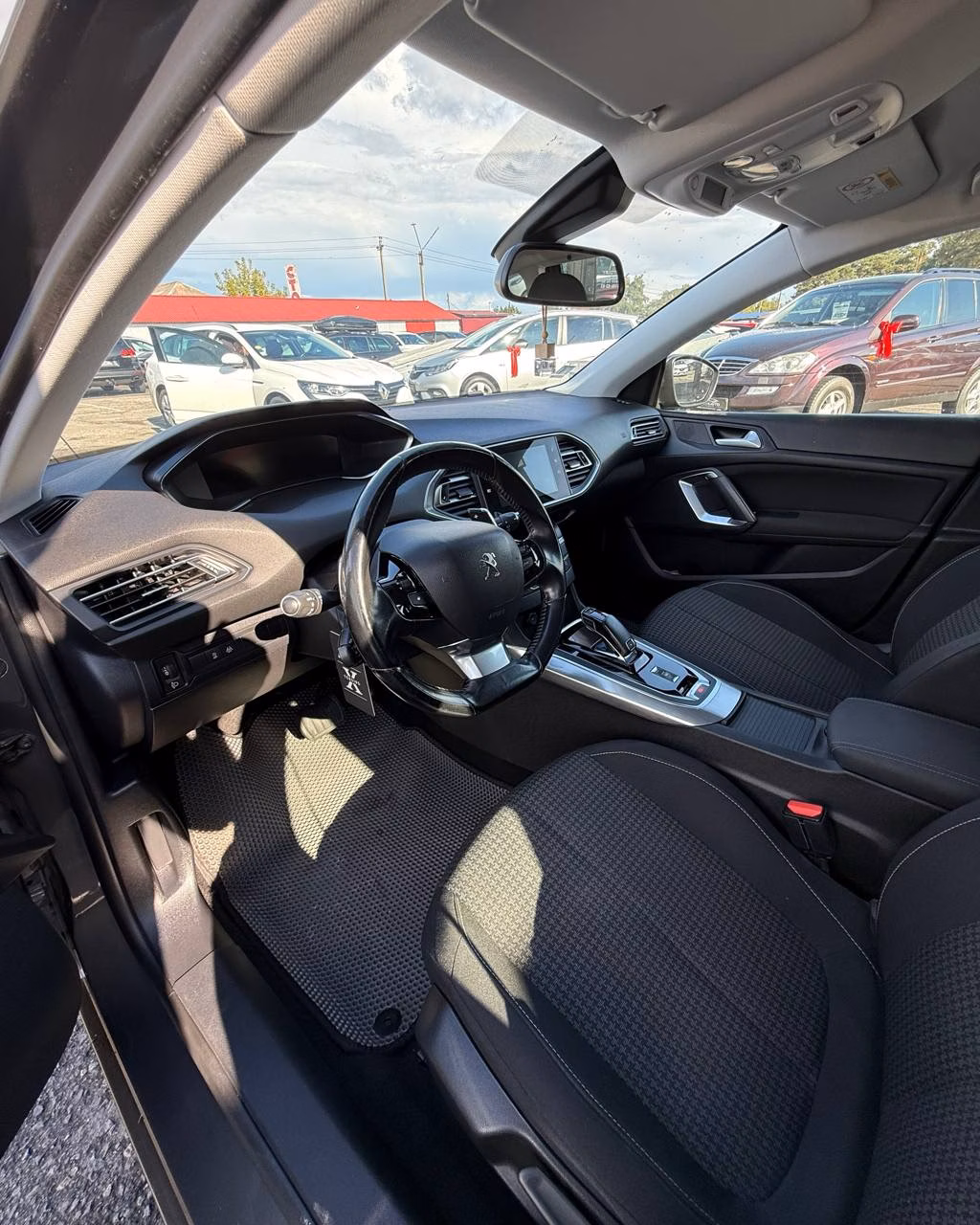 Peugeot 308 фото 10