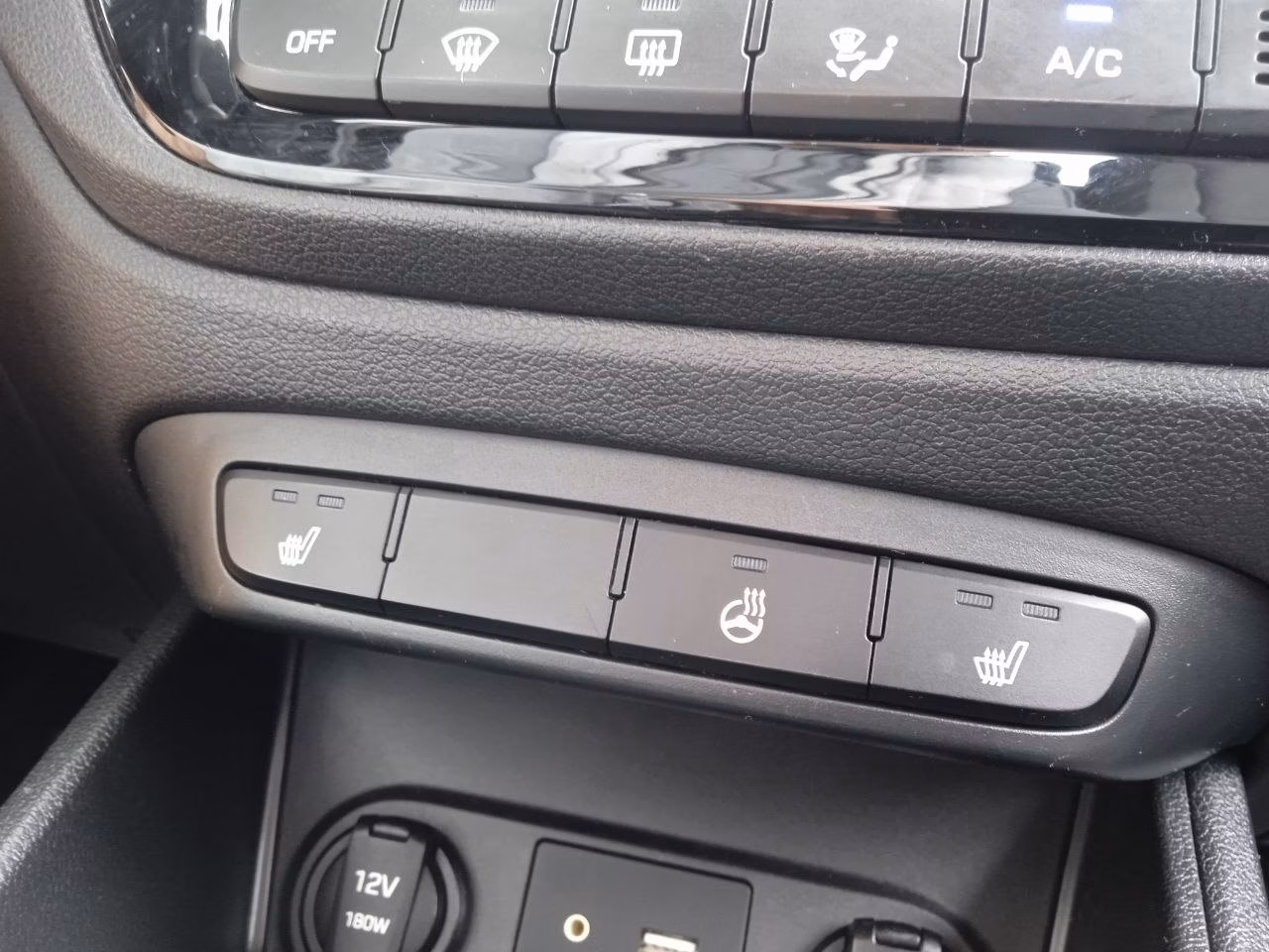 Hyundai Accent фото 19
