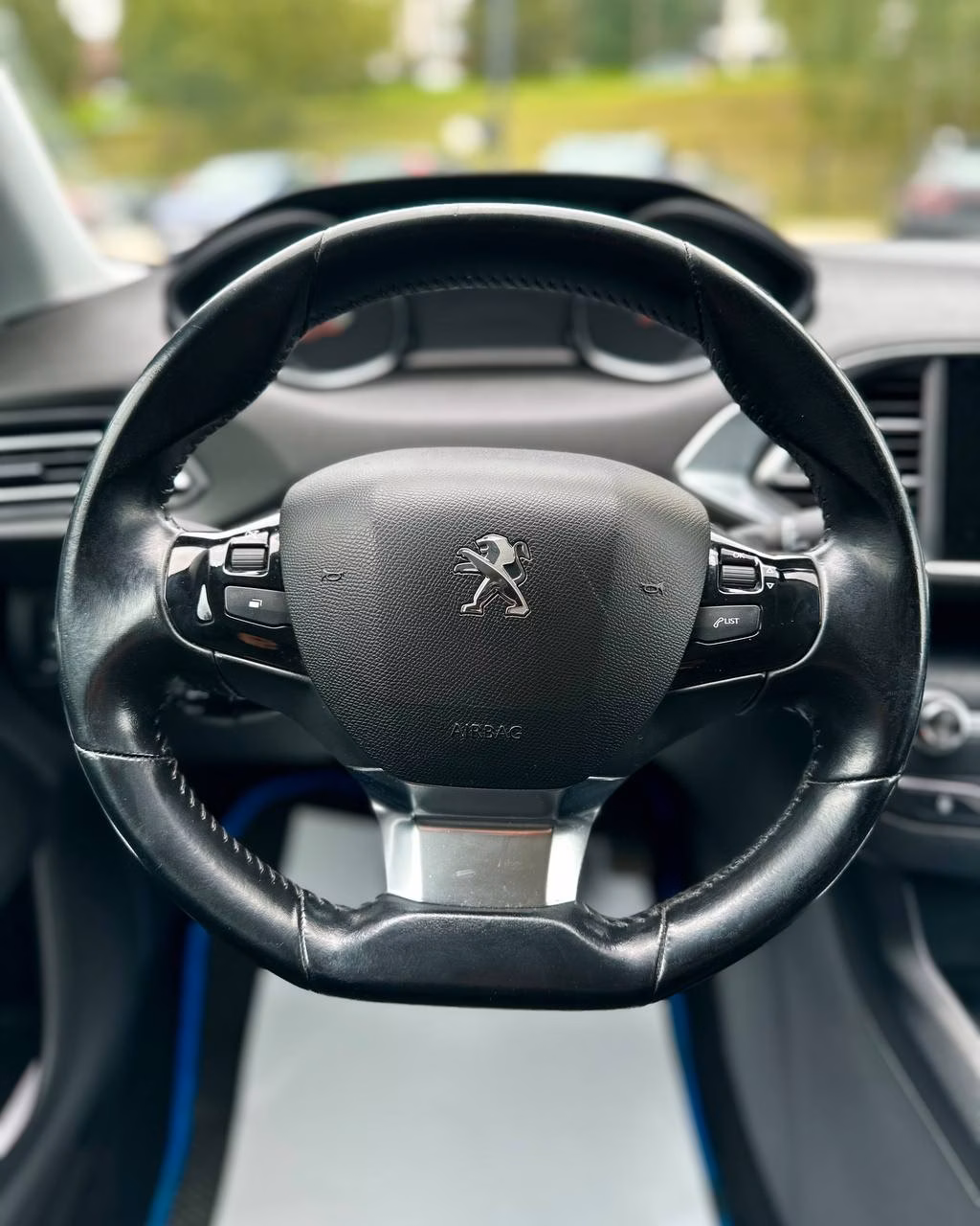 Peugeot 308 фото 6