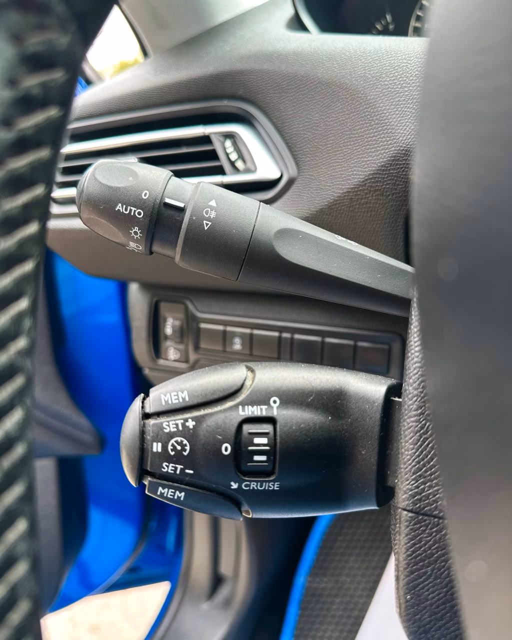 Peugeot 308 фото 10