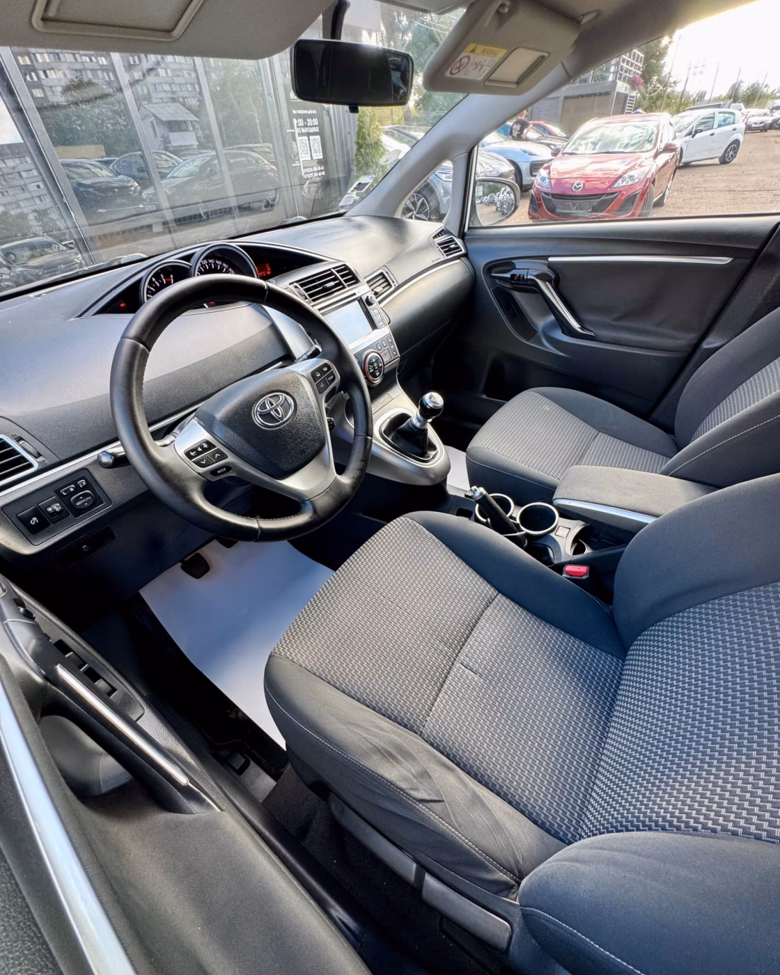Toyota Verso фото 10