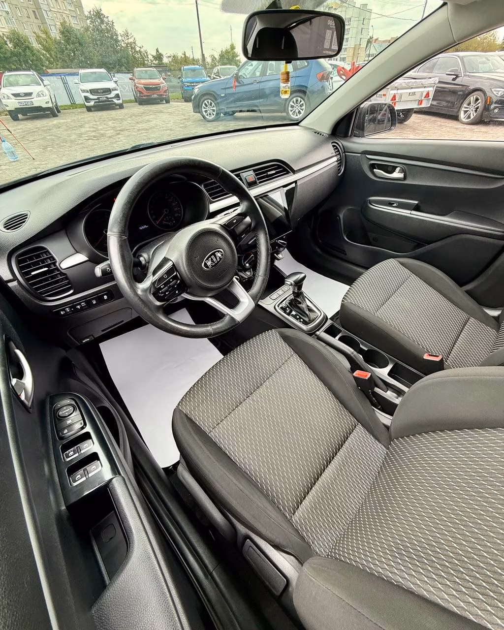 Kia Rio фото 9