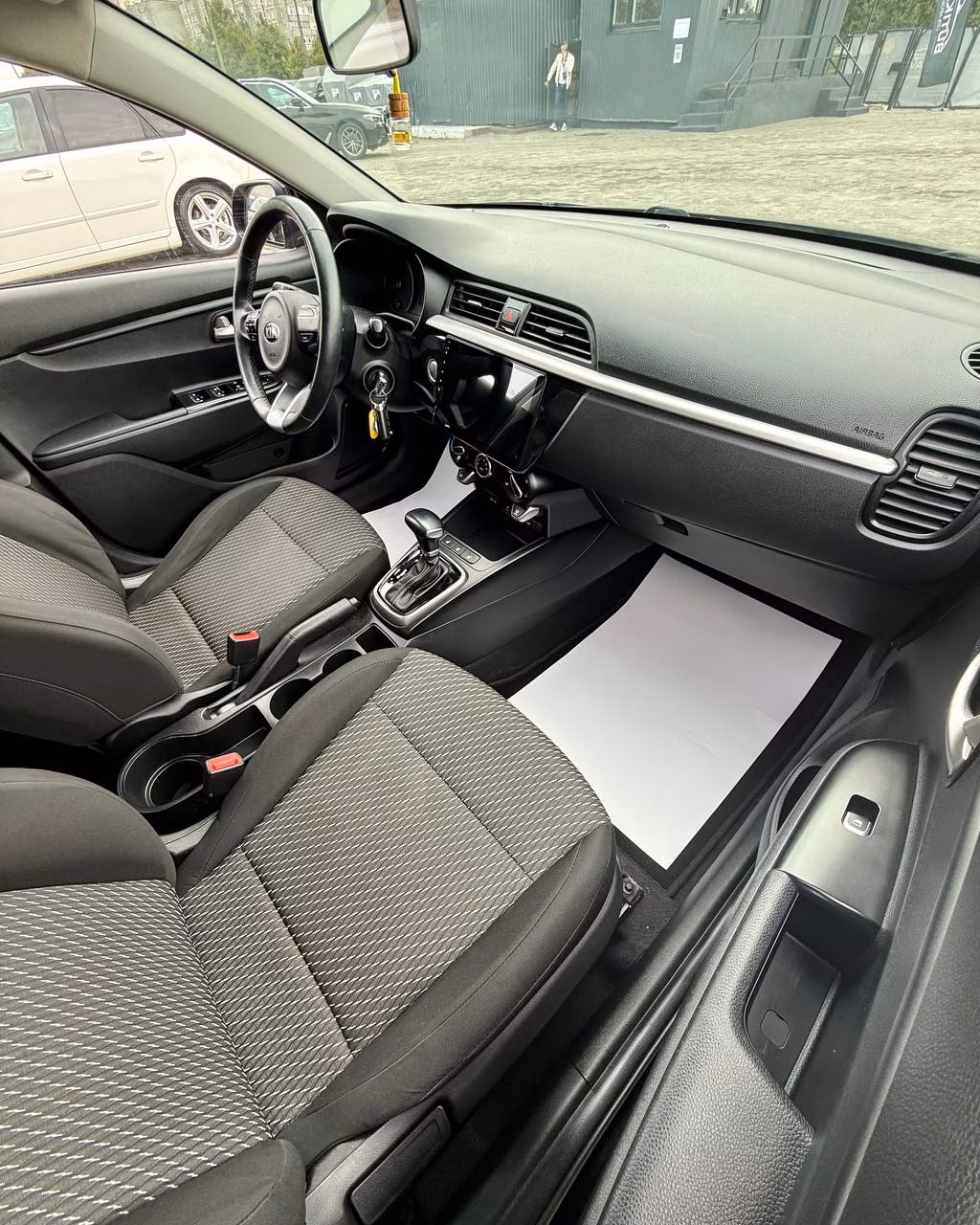 Kia Rio фото 12