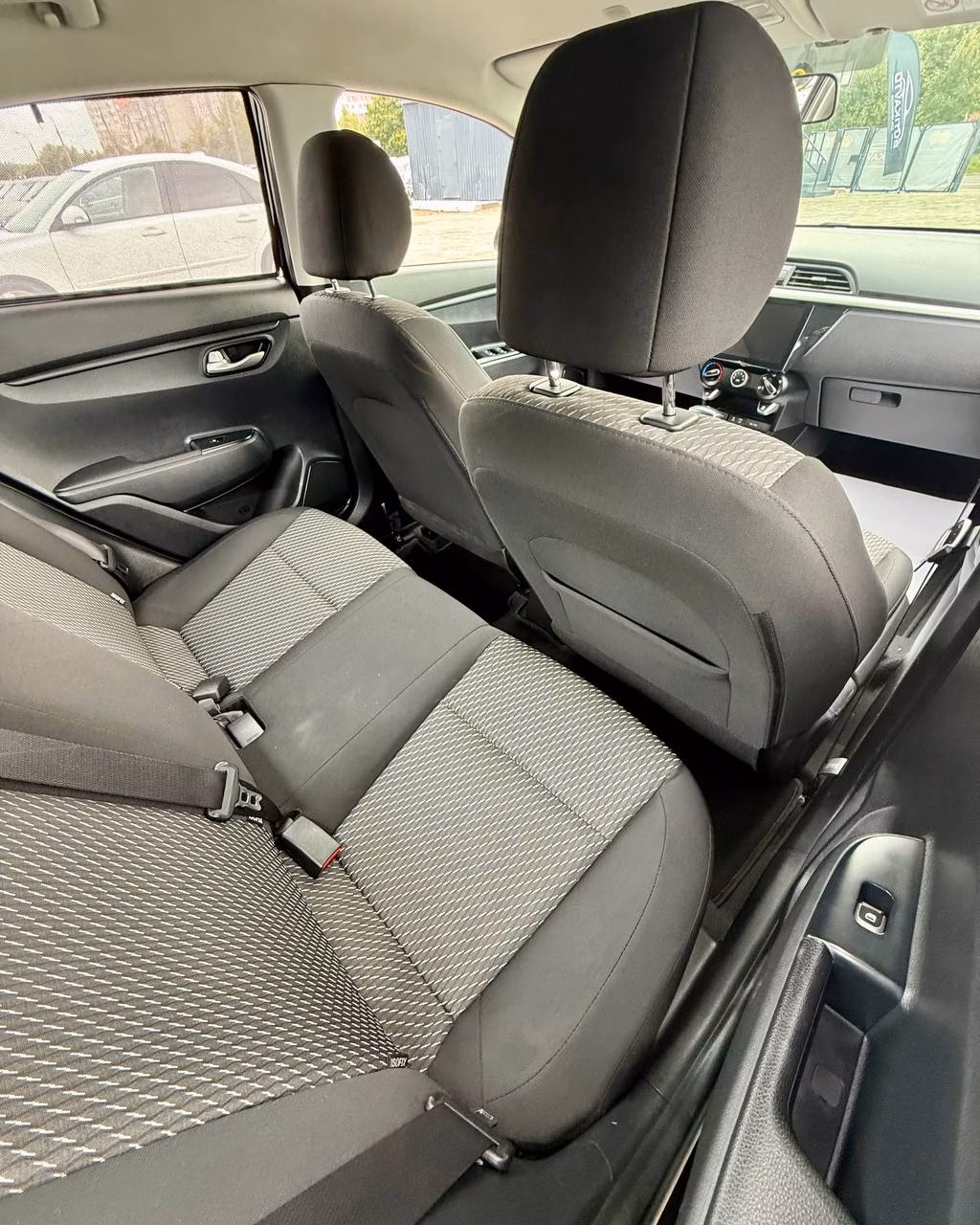 Kia Rio фото 13