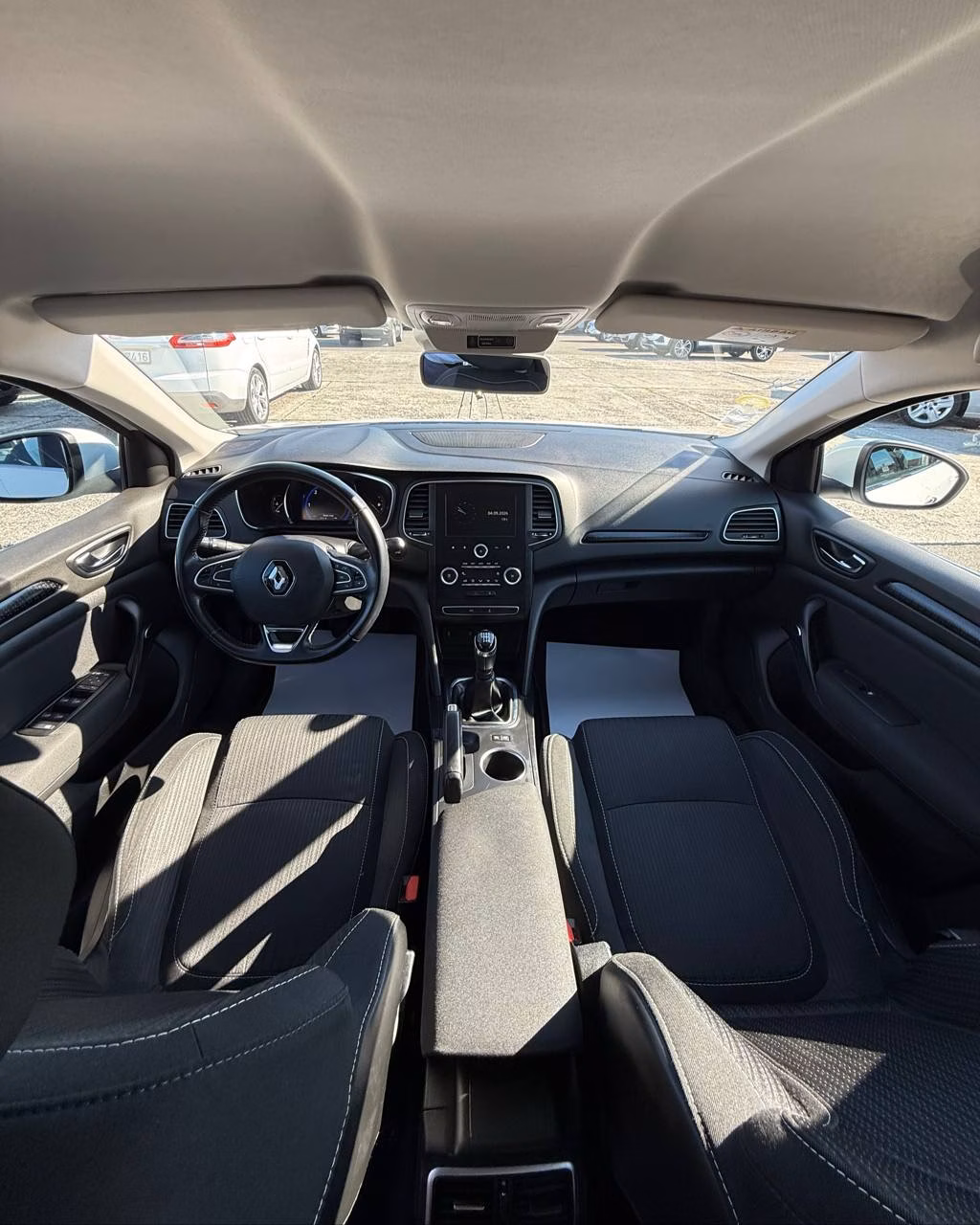 Renault Megane фото 9
