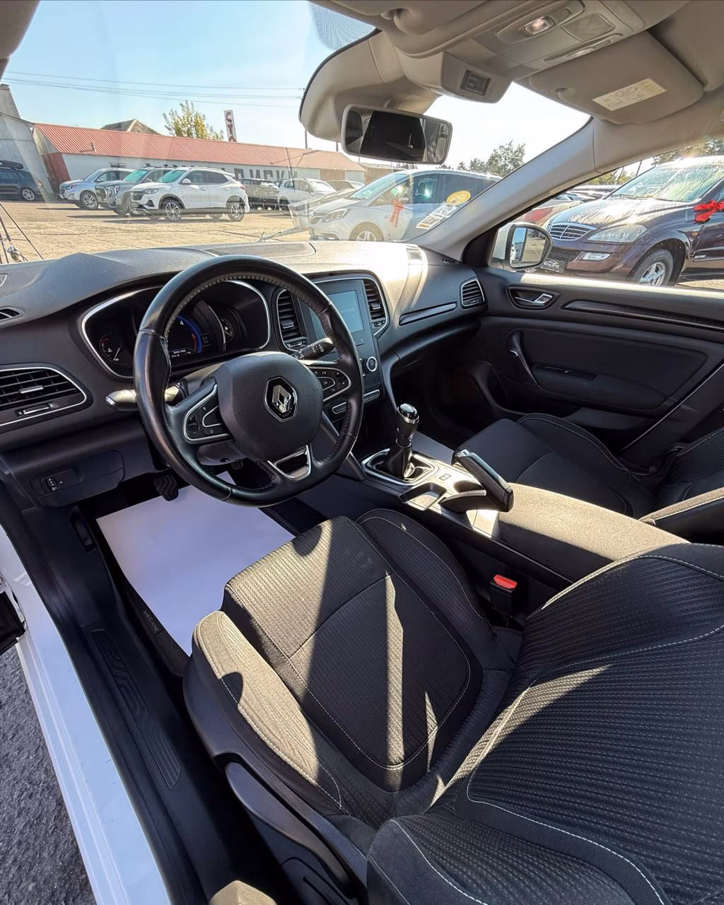 Renault Megane фото 11