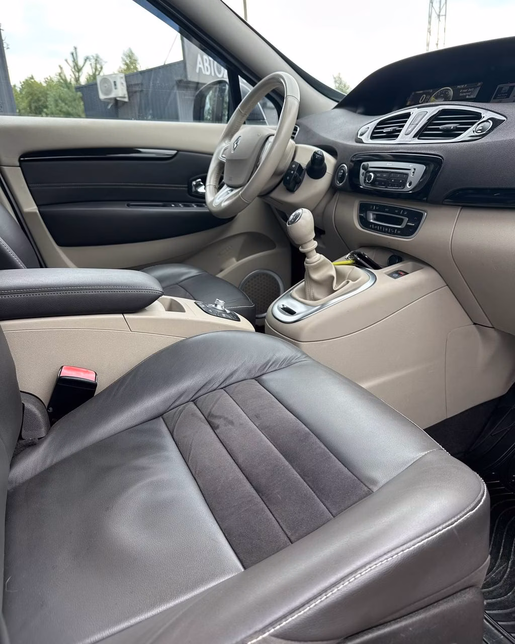 Renault Scenic фото 12