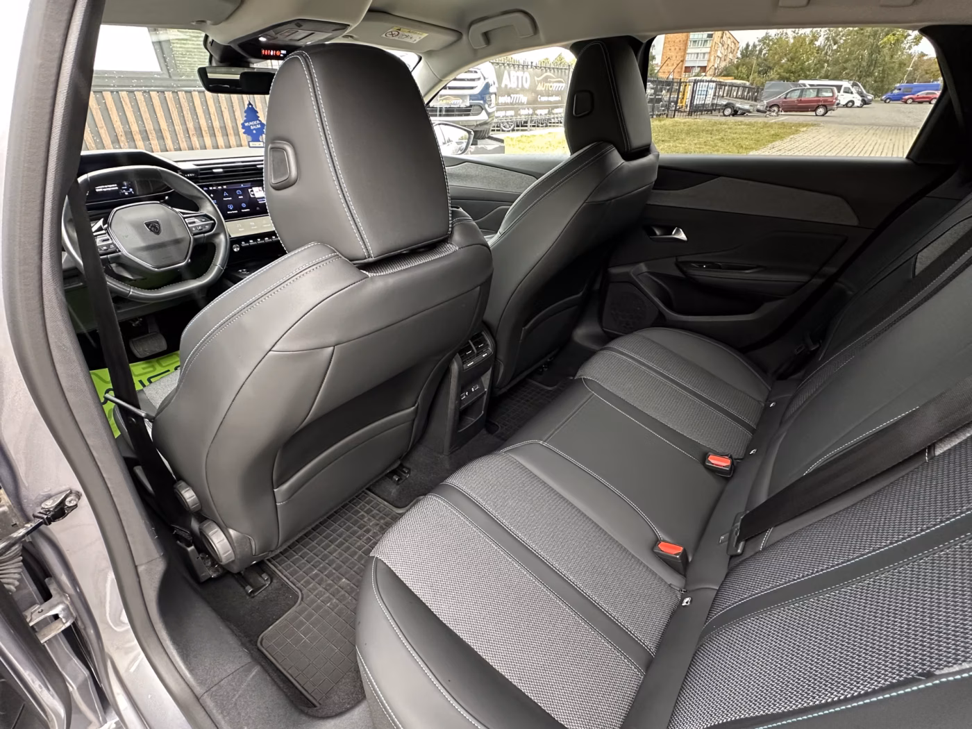 Peugeot 308 фото 14