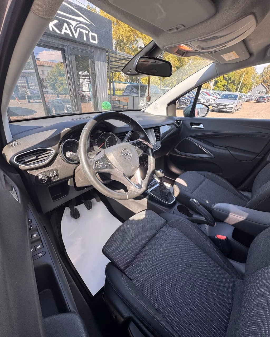 Opel Crossland X фото 9
