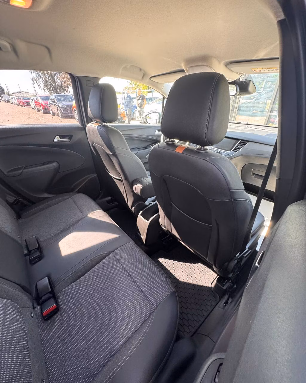 Opel Crossland X фото 12