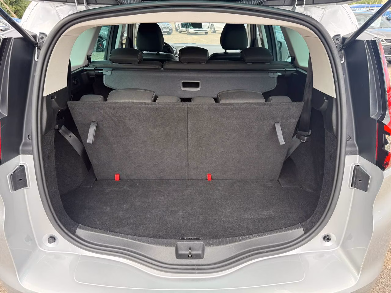 Renault Grand Scenic фото 9