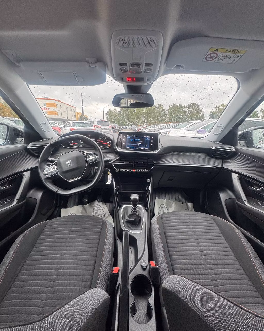 Peugeot 2008 фото 9