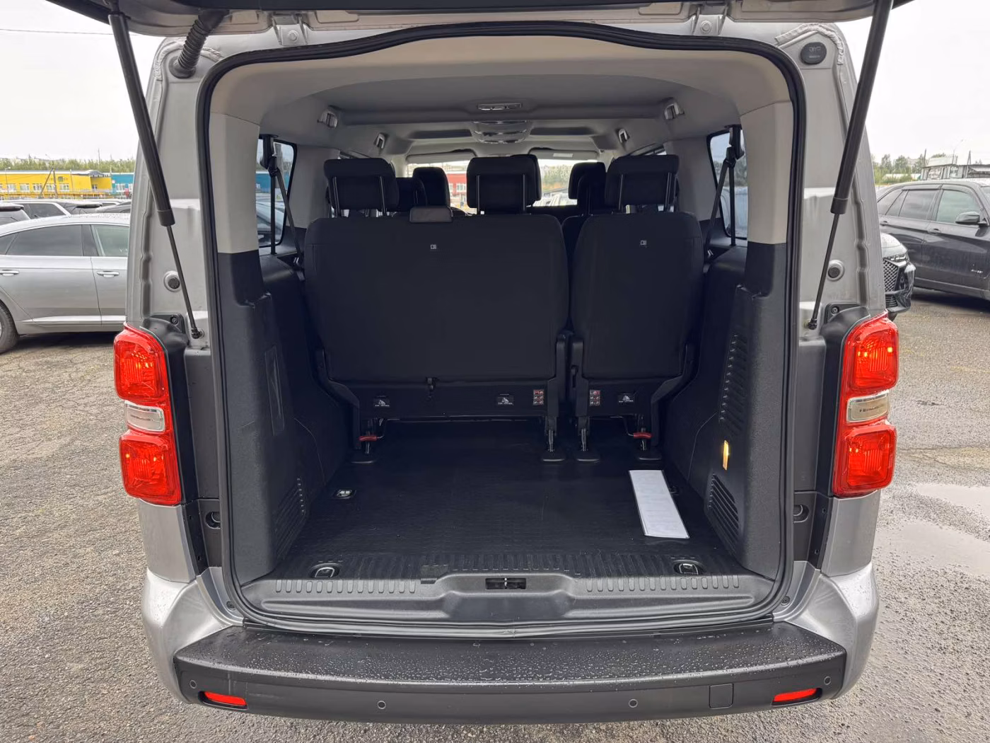 Opel Zafira Life фото 11