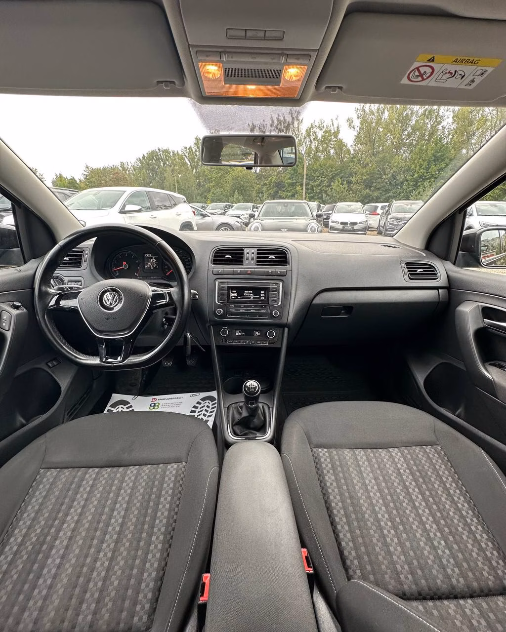 Volkswagen Polo Sedan фото 11