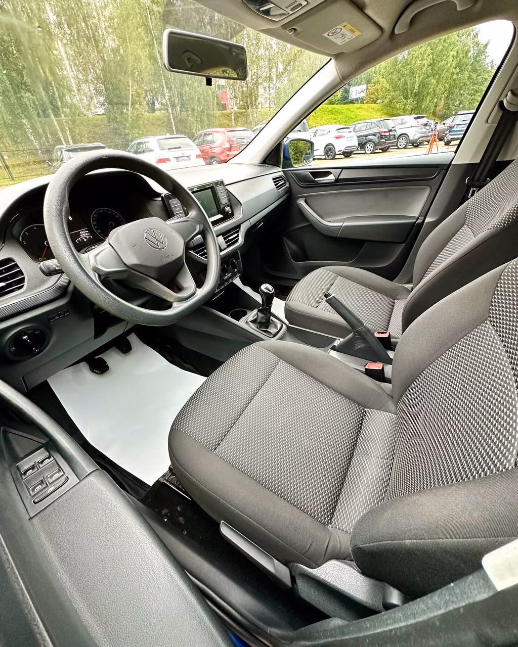 Volkswagen Polo Sedan фото 11