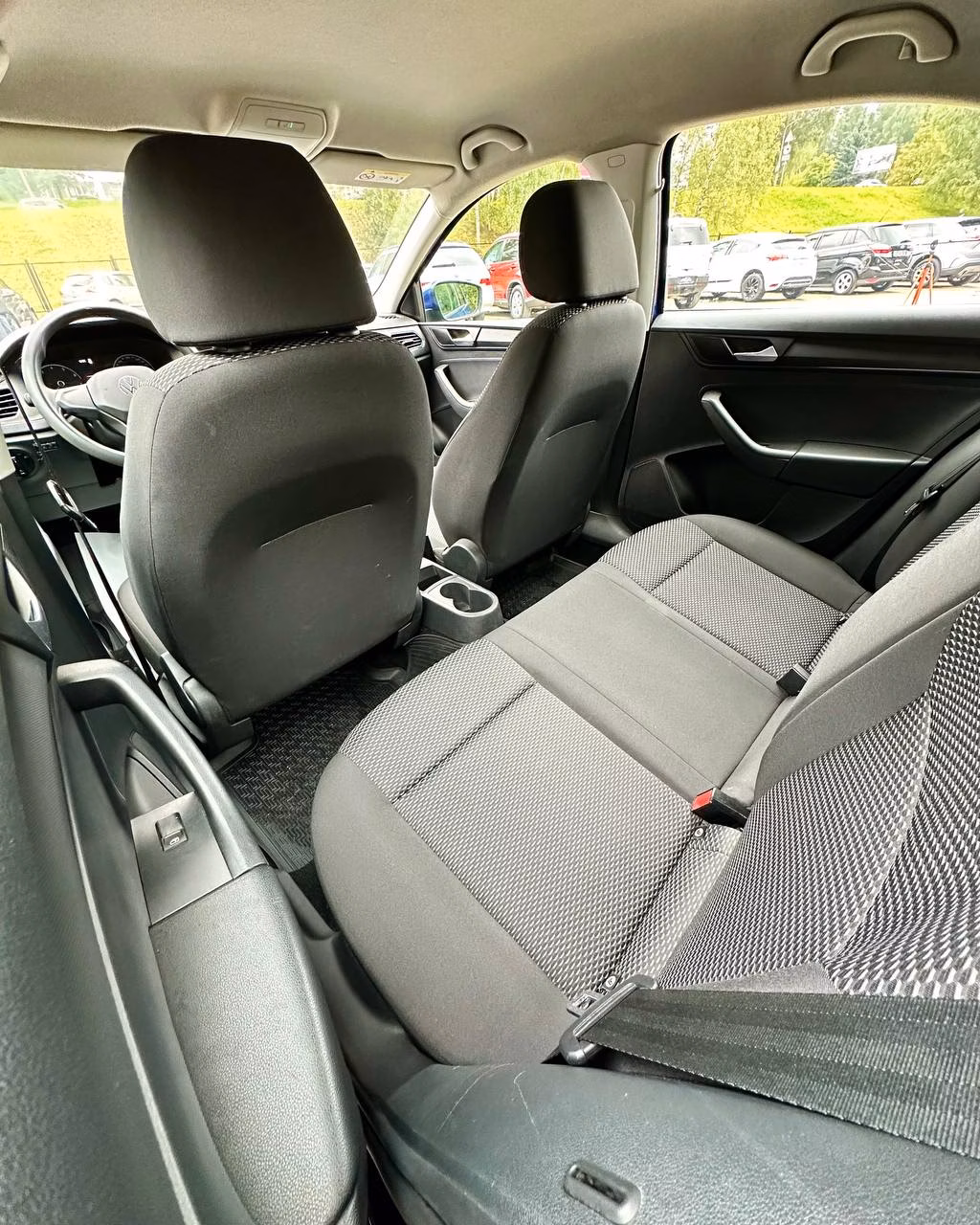 Volkswagen Polo Sedan фото 13