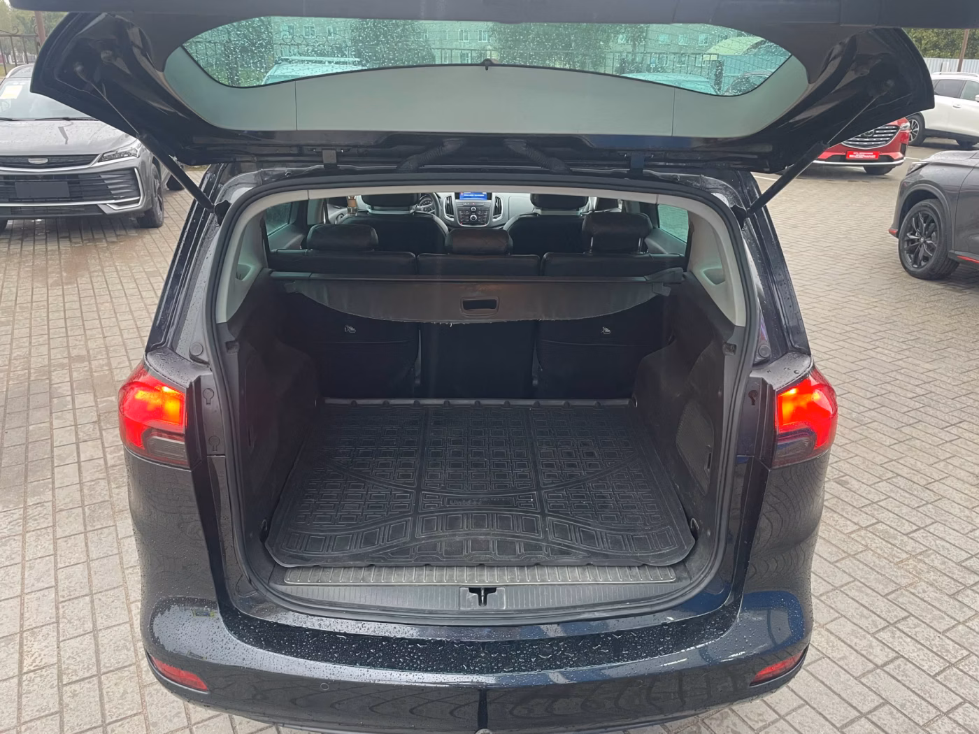Opel Zafira фото 7