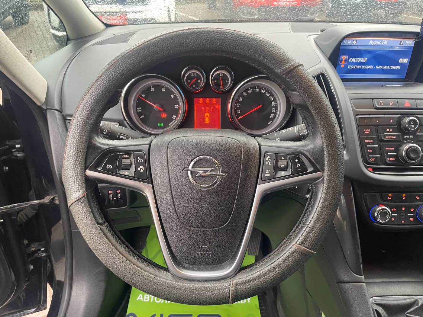 Opel Zafira фото 11