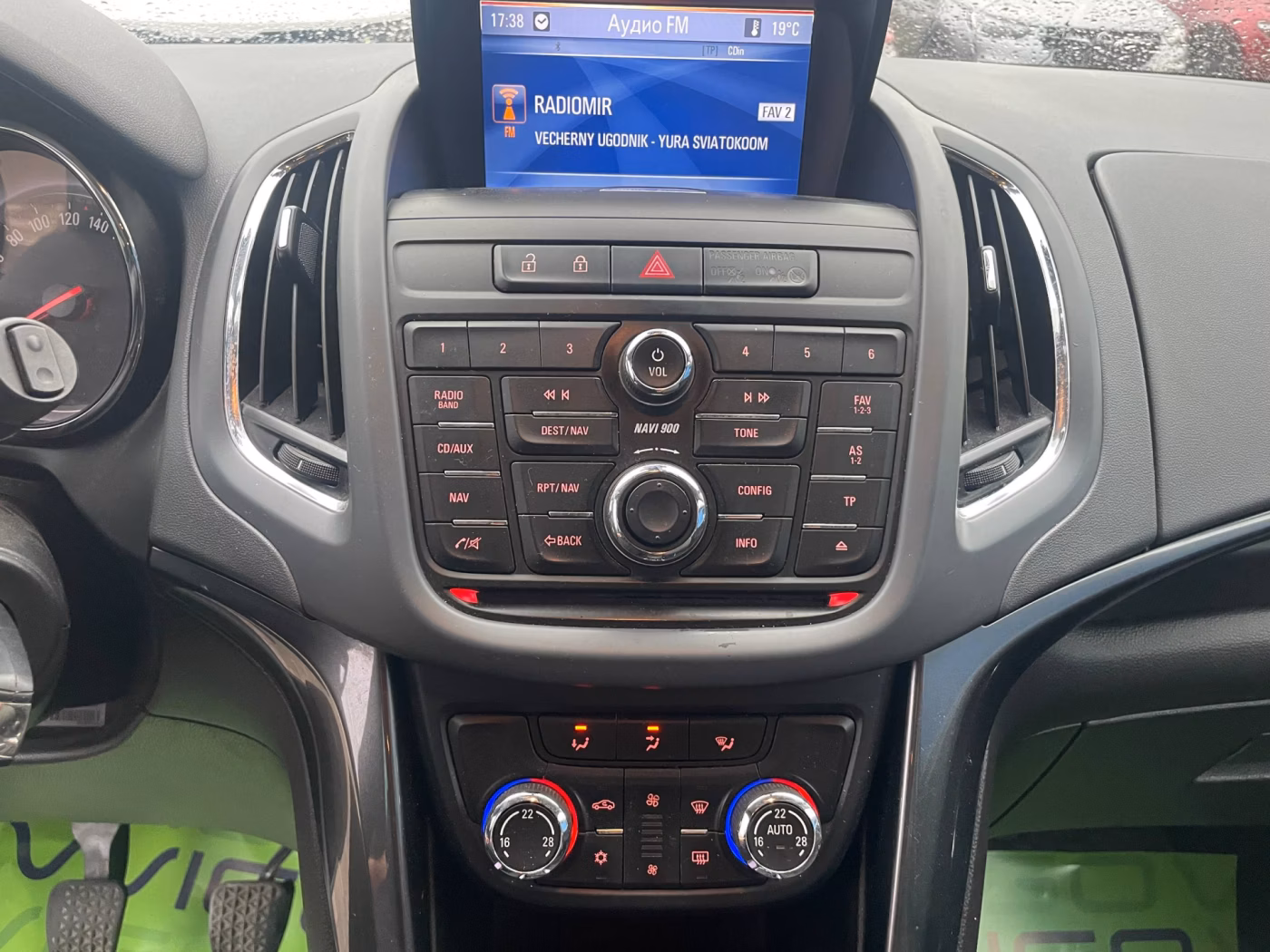 Opel Zafira фото 13