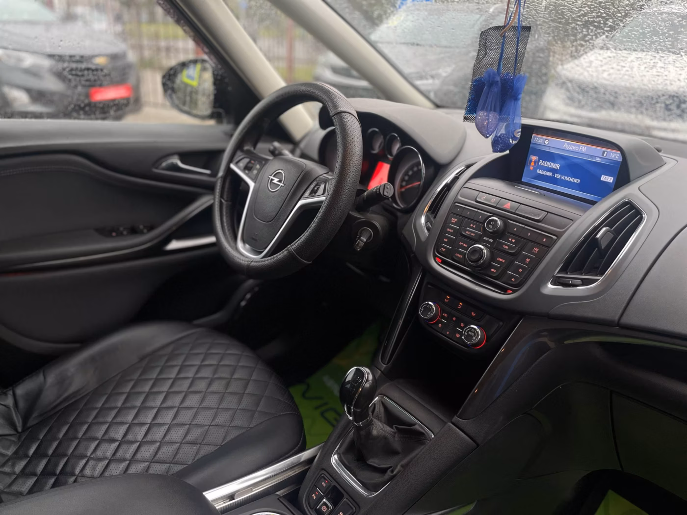 Opel Zafira фото 18
