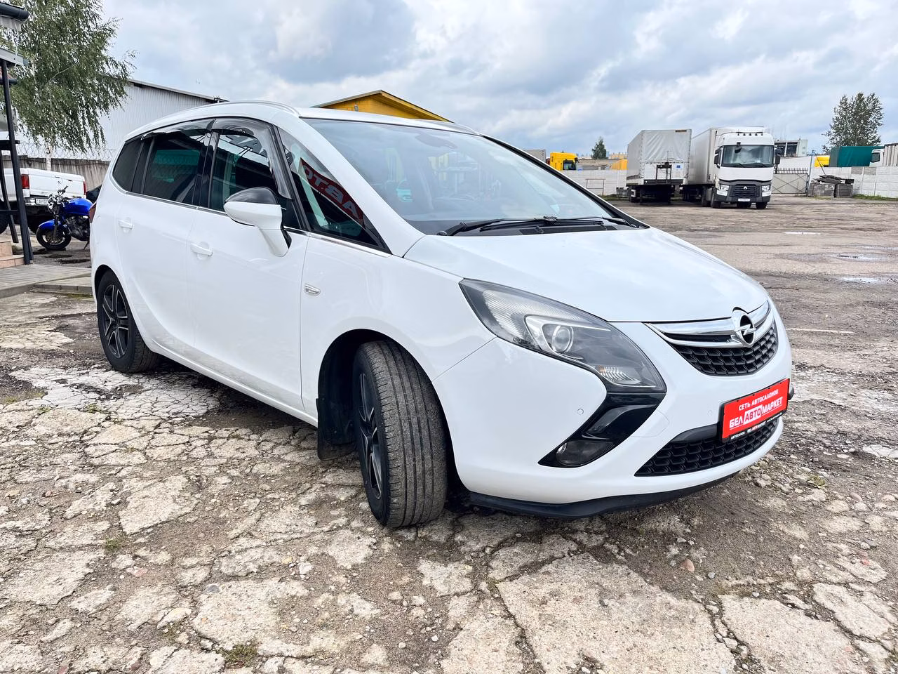 Opel Zafira фото 3
