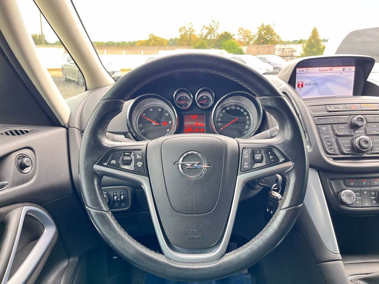 Opel Zafira фото 10