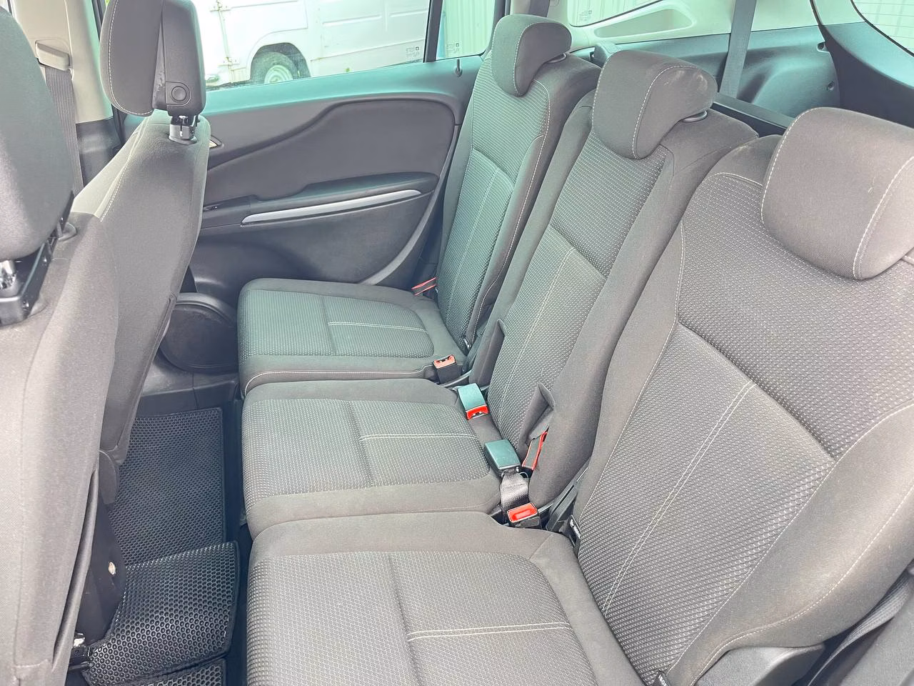 Opel Zafira фото 17
