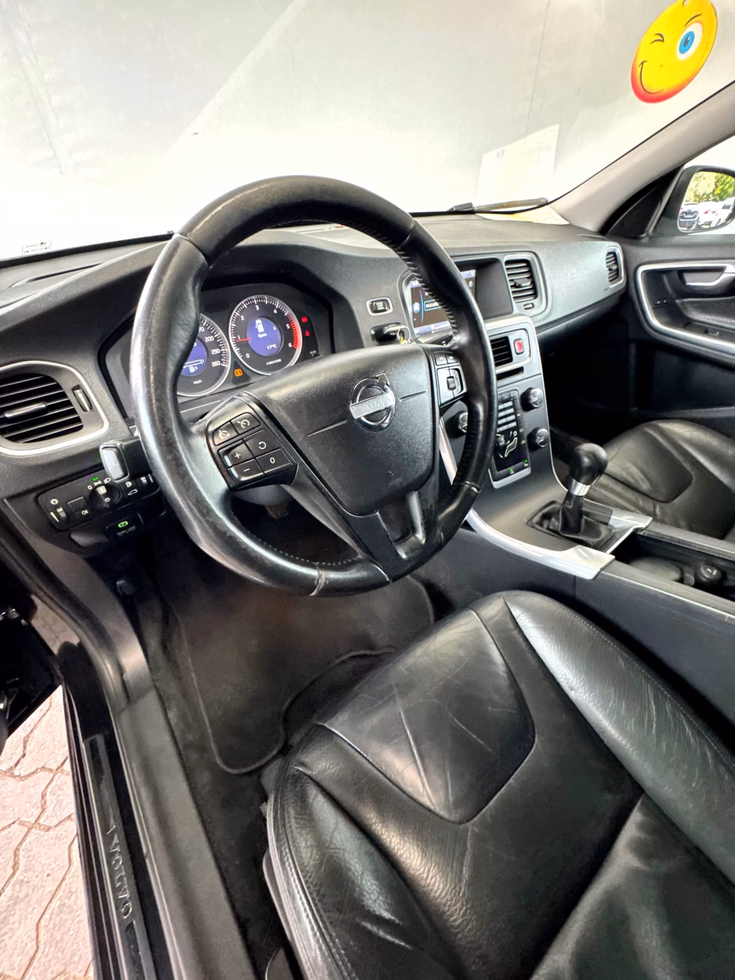 Volvo V60 фото 10