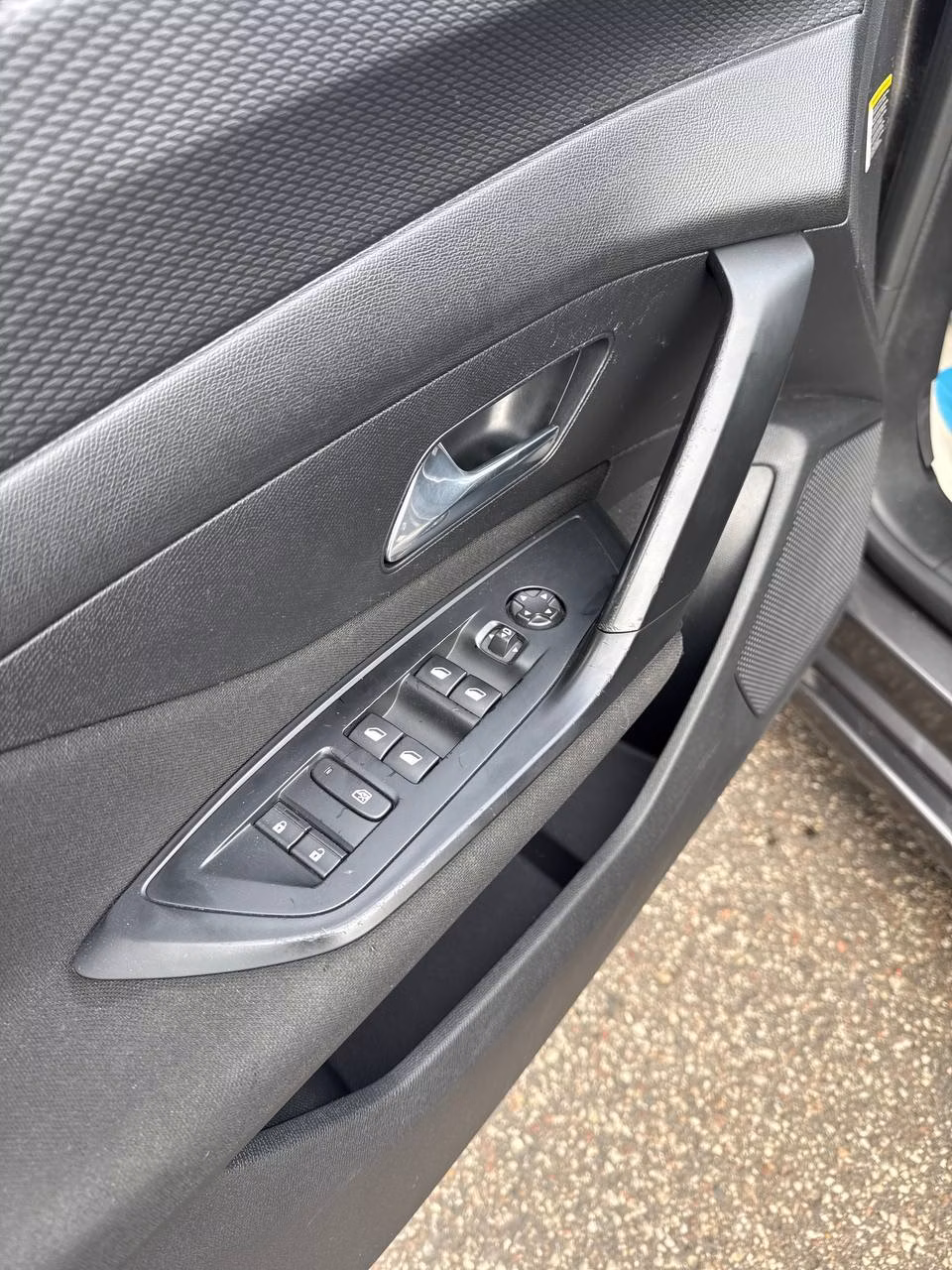 Peugeot 308 фото 9