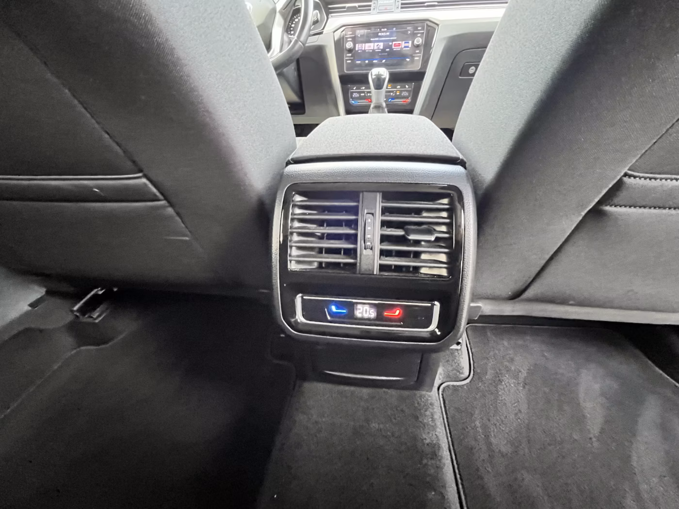 Volkswagen Passat фото 18