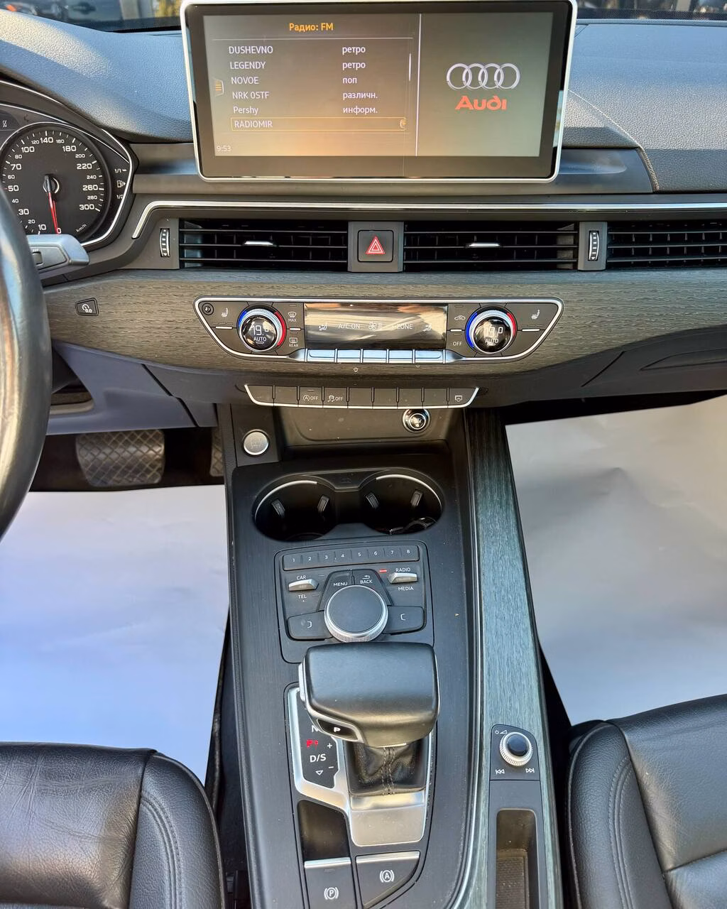 Audi A4 фото 16
