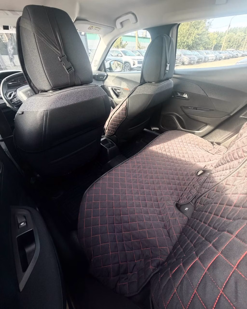 Peugeot 2008 фото 11