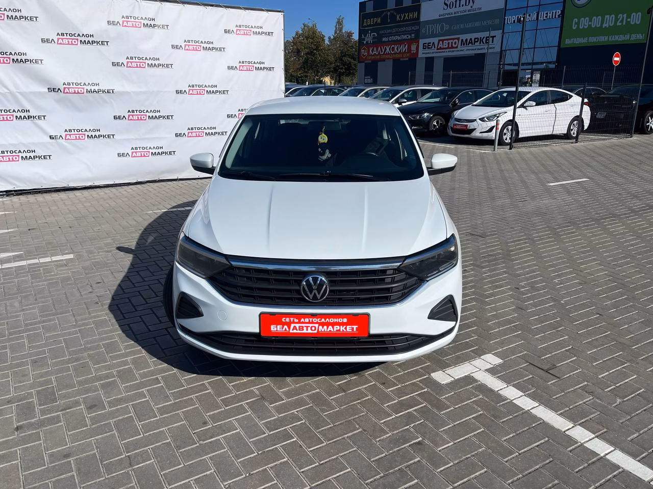 Volkswagen Polo Sedan фото 2