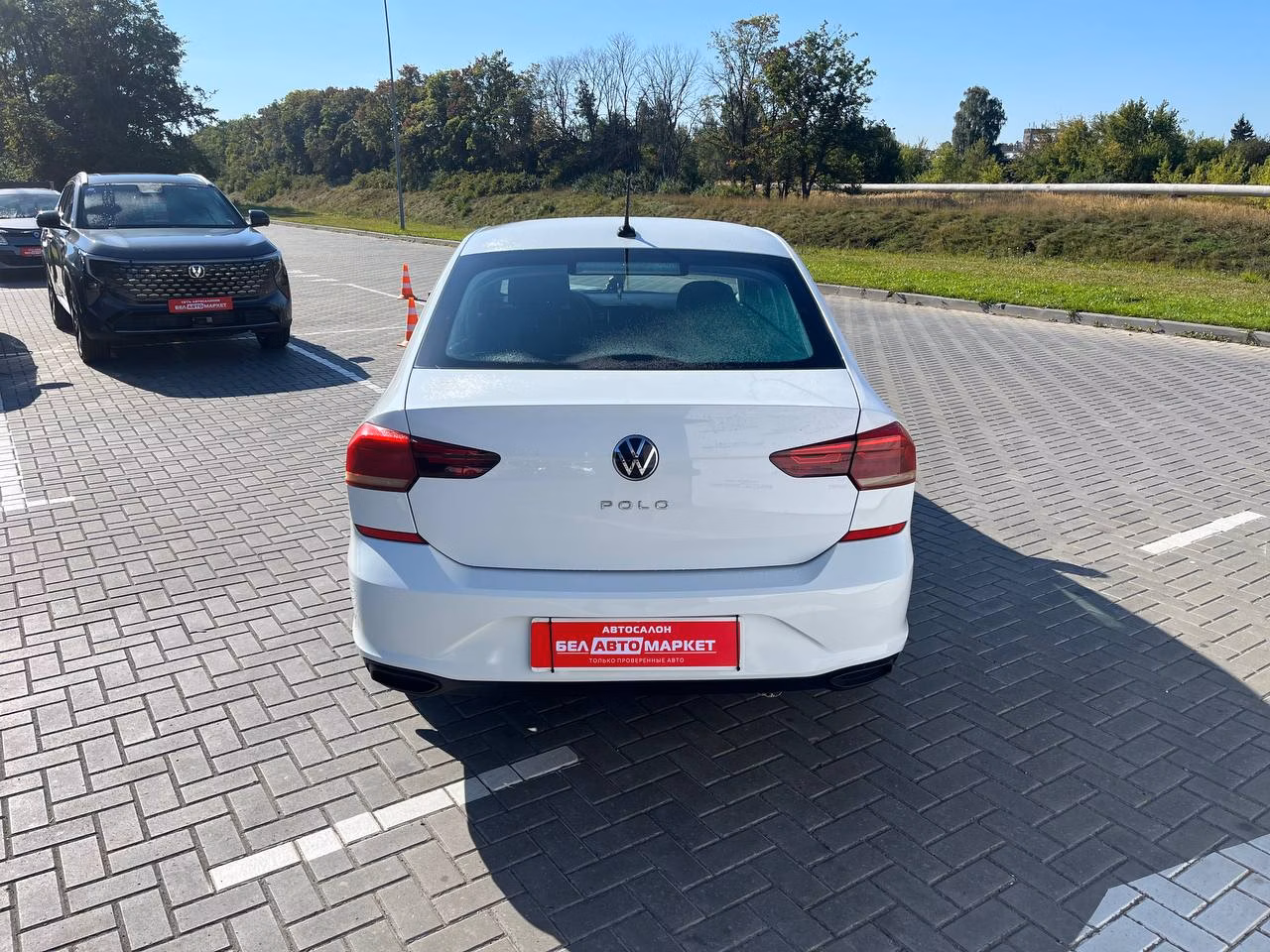 Volkswagen Polo Sedan фото 6