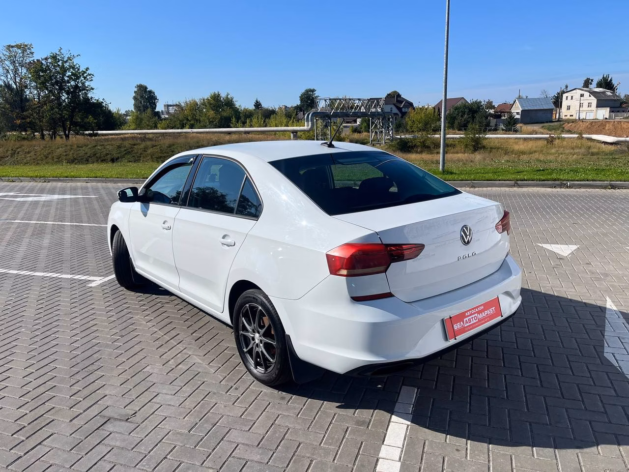 Volkswagen Polo Sedan фото 7